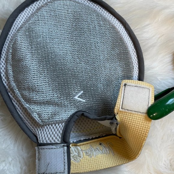 Cat grooming kit, Nail clippers, undercoat fur comb, rubber brush and cloth mitt - Picture 5 of 8